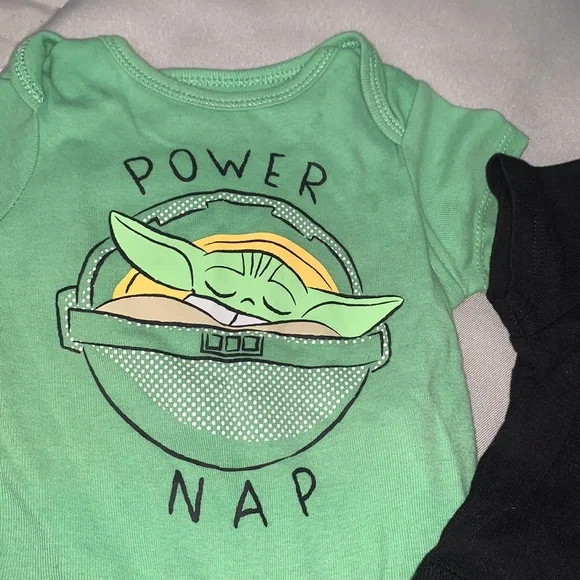 Star Wars 0-3 month baby onesies - Picture 3 of 5
